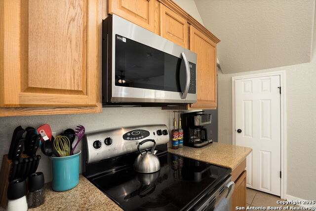 Listing photo id 7 for 1526 Bonnyview