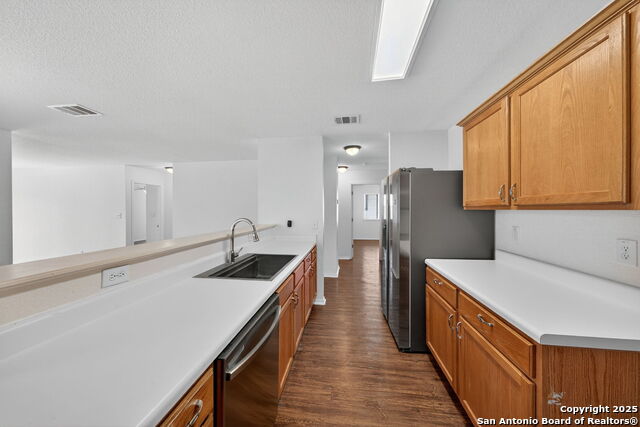 Listing photo id 8 for 4935 Dahlia Terrace