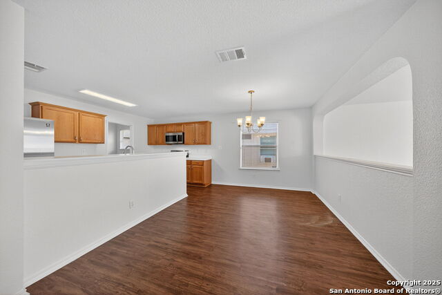 Listing photo id 11 for 4935 Dahlia Terrace