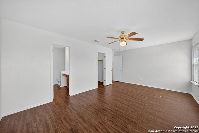 Listing photo id 13 for 4935 Dahlia Terrace