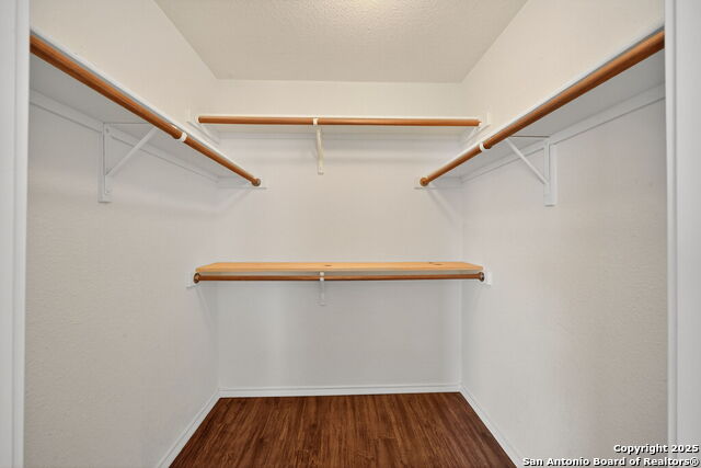 Listing photo id 14 for 4935 Dahlia Terrace