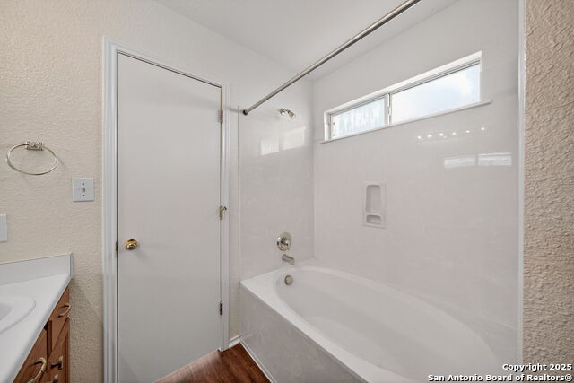 Listing photo id 16 for 4935 Dahlia Terrace