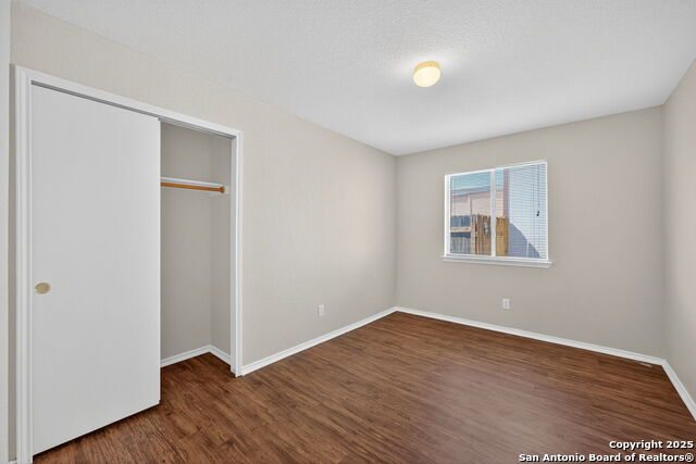 Listing photo id 19 for 4935 Dahlia Terrace