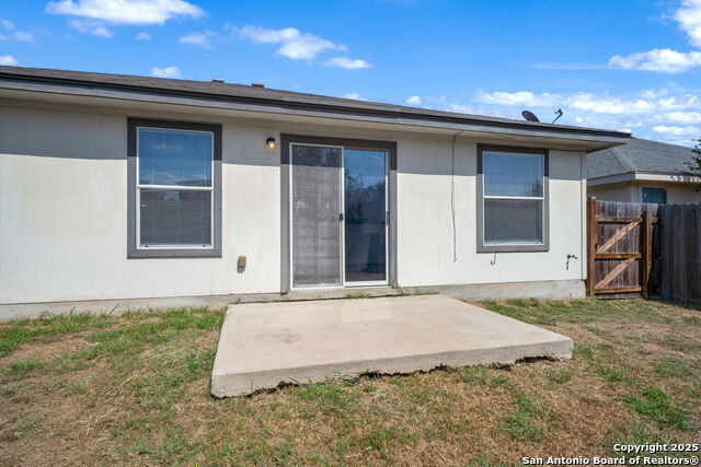 Listing photo id 21 for 4935 Dahlia Terrace