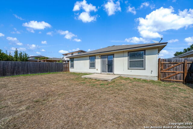 Listing photo id 23 for 4935 Dahlia Terrace