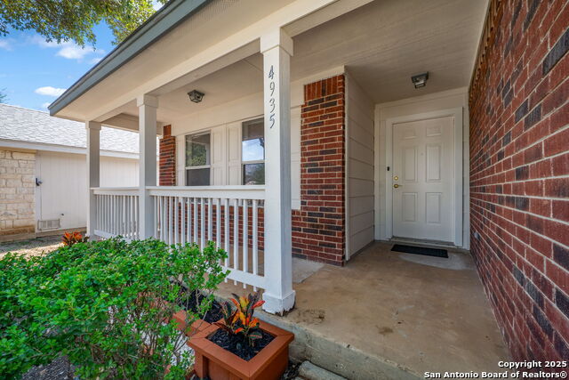 Listing photo id 1 for 4935 Dahlia Terrace