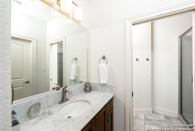 Image 40 of 47 For 6331 Granada