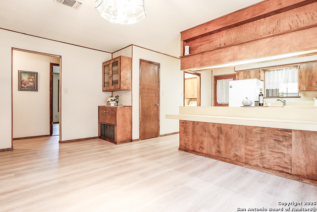 Image 6 of 16 For 208 Crockett