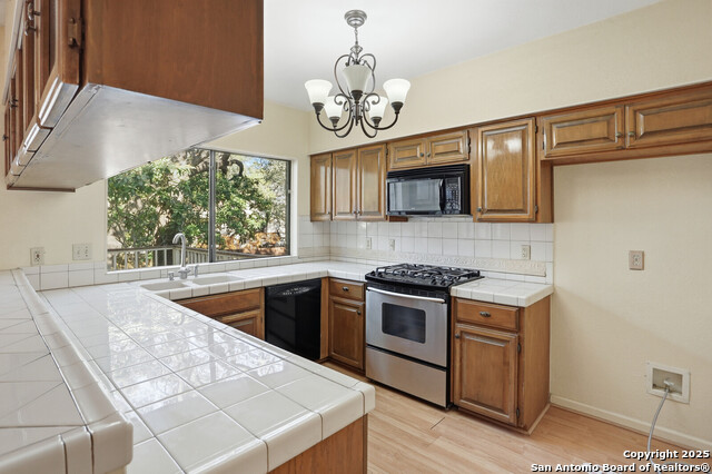 Image 18 of 35 For 13010 Hunters Ridge