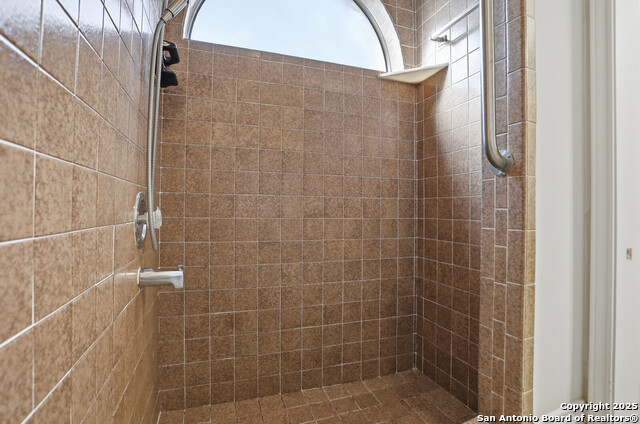 Image 20 of 35 For 13010 Hunters Ridge