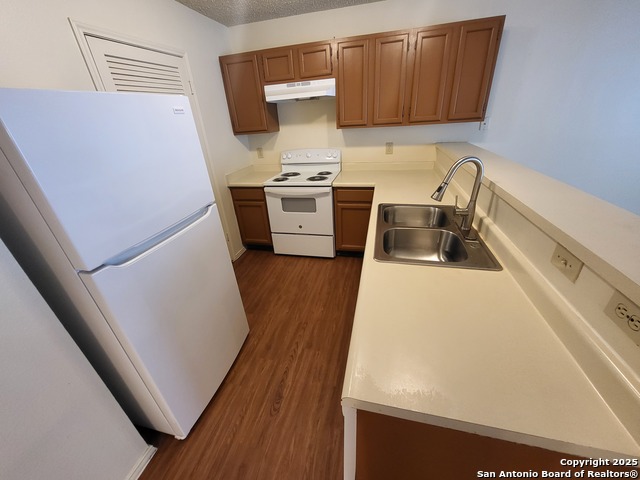 Image 6 of 10 For 8426 Cranberry Hill 2