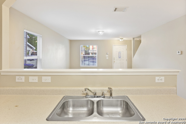 Listing photo id 9 for 6246 Cypress Circle