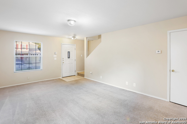 Listing photo id 4 for 6246 Cypress Circle