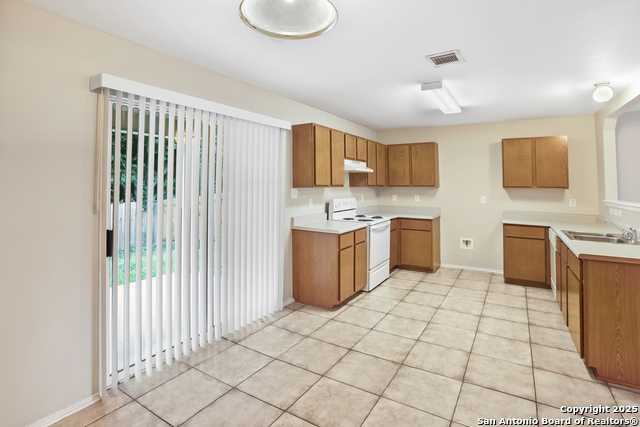 Listing photo id 6 for 6246 Cypress Circle