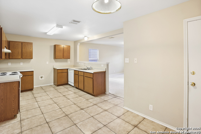 Listing photo id 7 for 6246 Cypress Circle