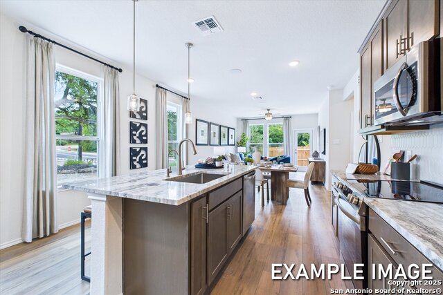 Listing photo id 4 for 1018 West 1604 North Unit 303