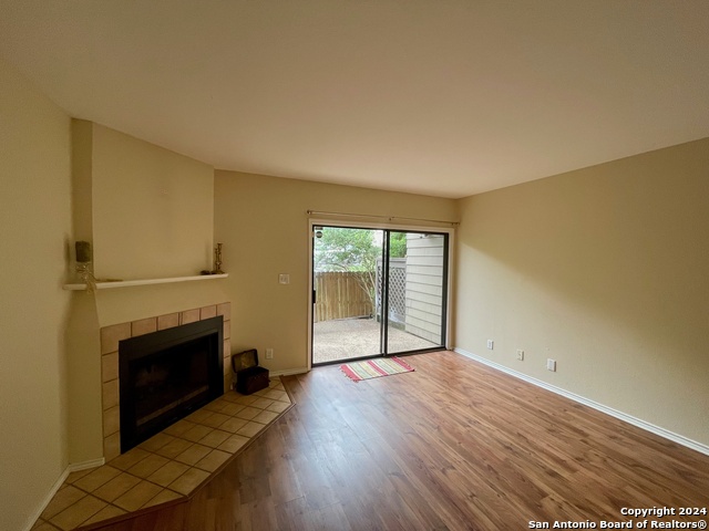 Image 11 of 20 For 11815 Vance Jackson  1605