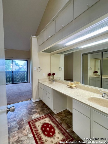 Image 15 of 20 For 11815 Vance Jackson  1605