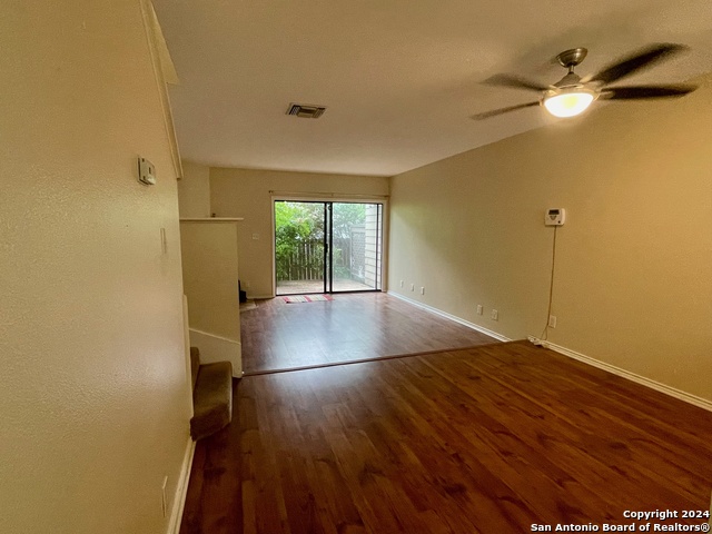 Image 4 of 20 For 11815 Vance Jackson  1605