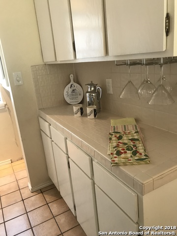 Image 6 of 20 For 11815 Vance Jackson  1605