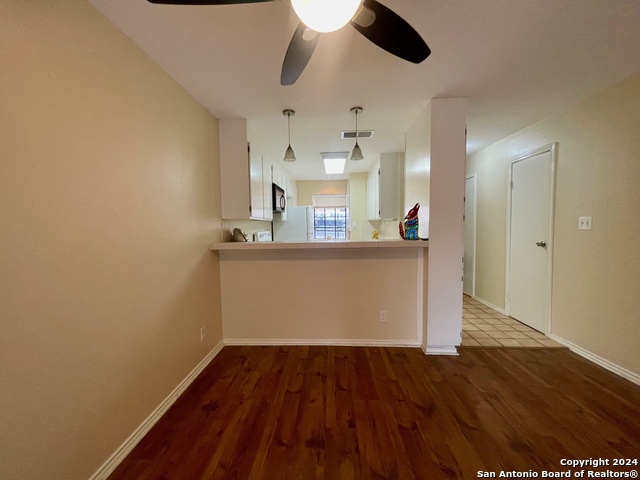 Image 9 of 20 For 11815 Vance Jackson  1605