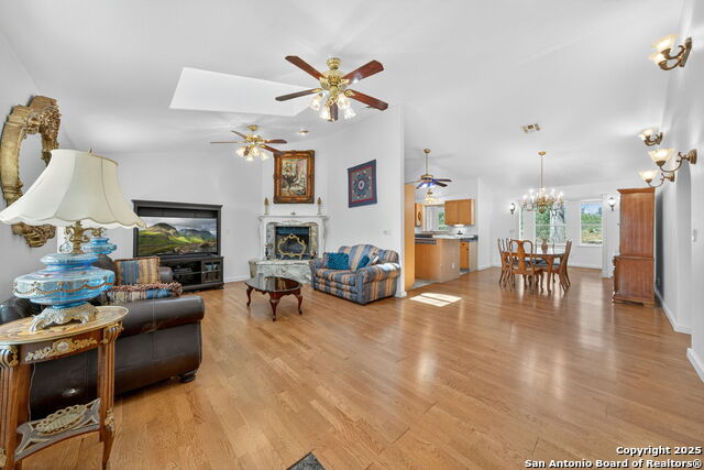 Image 10 of 38 For 801 Orchard Park