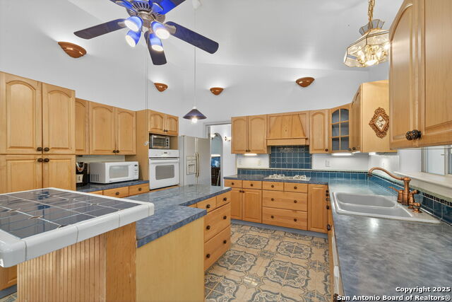 Image 12 of 38 For 801 Orchard Park