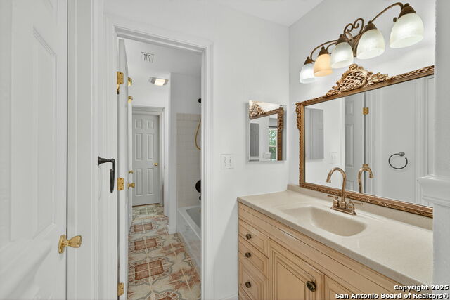 Image 26 of 38 For 801 Orchard Park