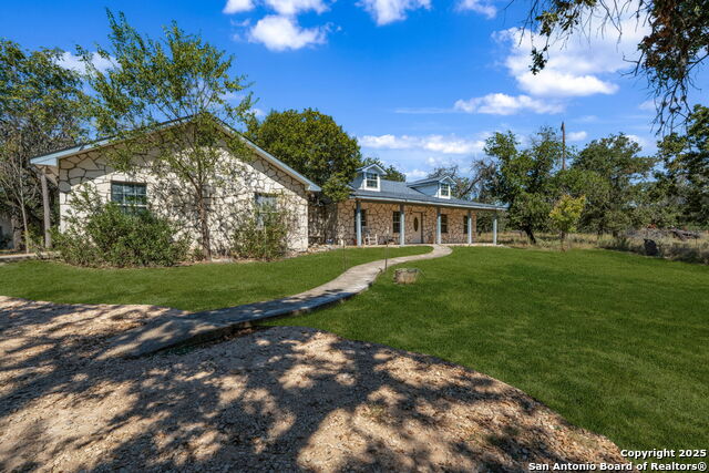 Image 3 of 38 For 801 Orchard Park