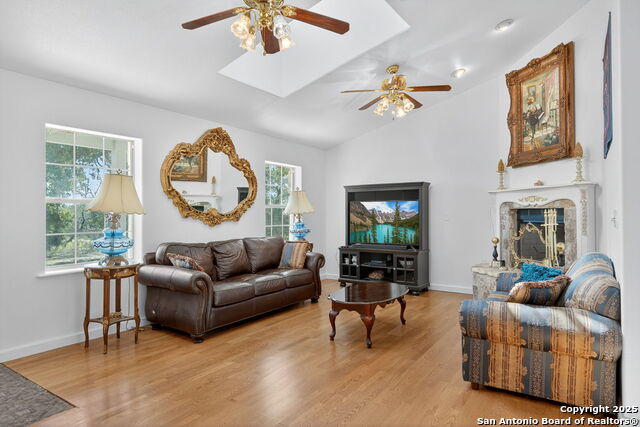 Image 8 of 38 For 801 Orchard Park