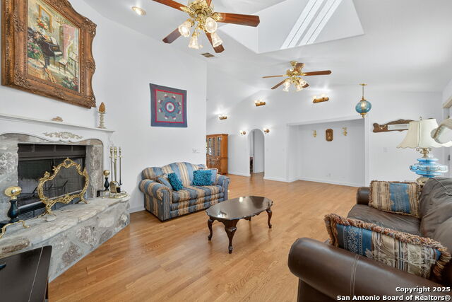 Image 9 of 38 For 801 Orchard Park