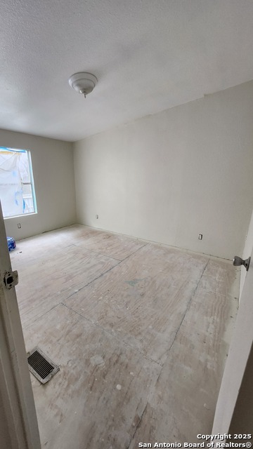 Image 4 of 6 For 21010 Escondido