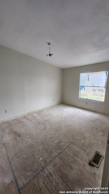 Image 5 of 6 For 21010 Escondido