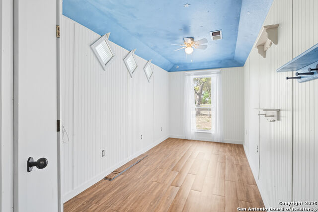 Image 20 of 28 For 715 Happy Haven