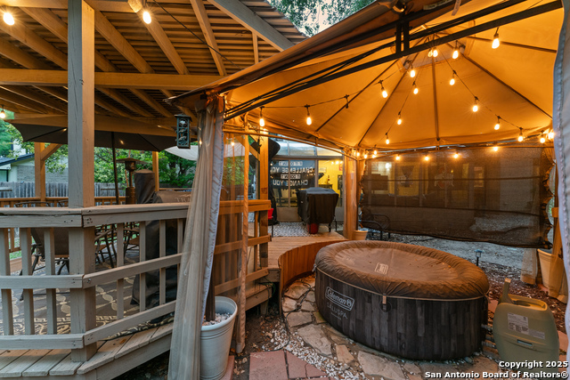 Image 22 of 26 For 122 Rimdale  