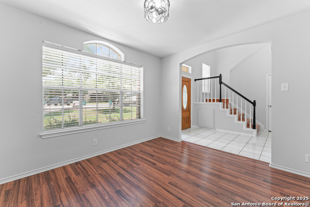 Image 3 of 26 For 122 Rimdale  