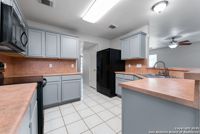 Image 7 of 26 For 122 Rimdale  