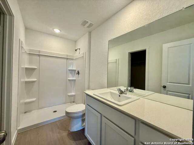 Listing photo id 10 for 10319 Munoz Manor