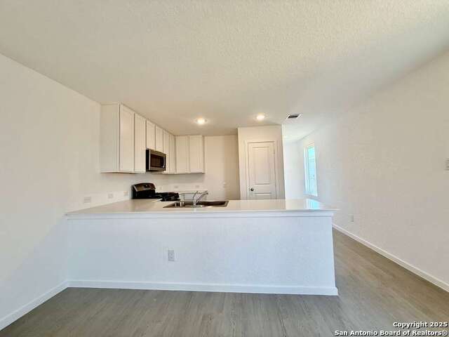 Listing photo id 5 for 10319 Munoz Manor