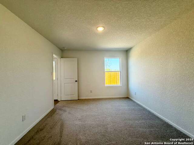 Listing photo id 7 for 10319 Munoz Manor