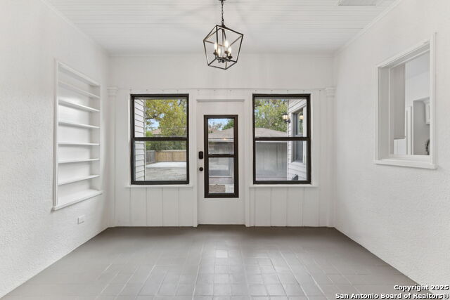Image 13 of 28 For 122 Norwood Ct E