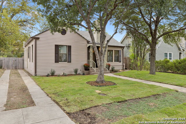 Image 3 of 28 For 122 Norwood Ct E