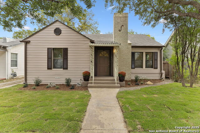 Image 4 of 28 For 122 Norwood Ct E
