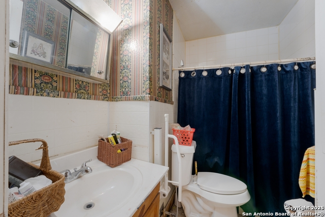 Image 10 of 24 For 5030 Creekmoor