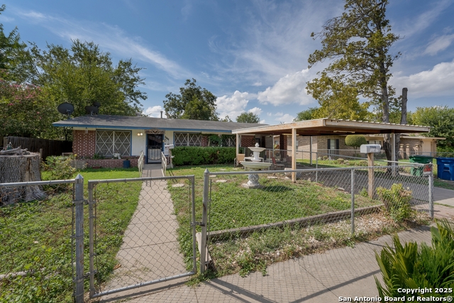 Image 2 of 24 For 5030 Creekmoor