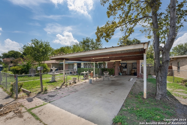 Image 4 of 24 For 5030 Creekmoor