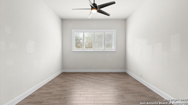 Listing photo id 16 for 8900 Vine Leaf