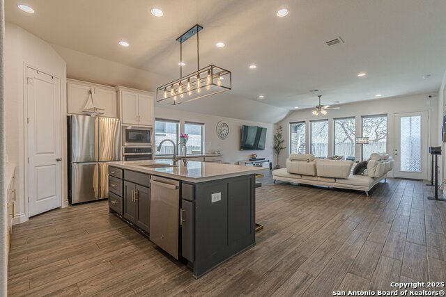 Image 8 of 45 For 1470 Pitcher