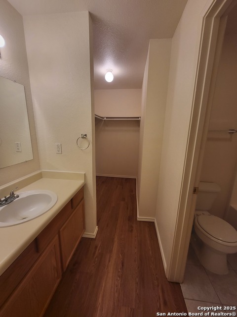 Listing photo id 10 for 7963 M G Rd