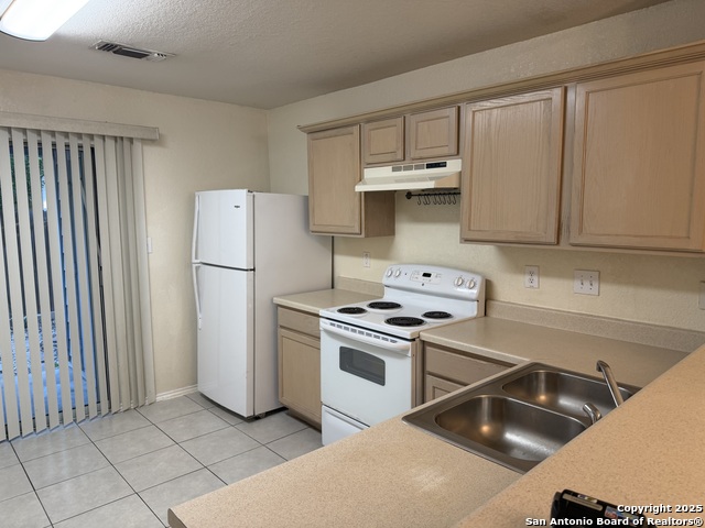 Image 3 of 10 For 11 Bratton